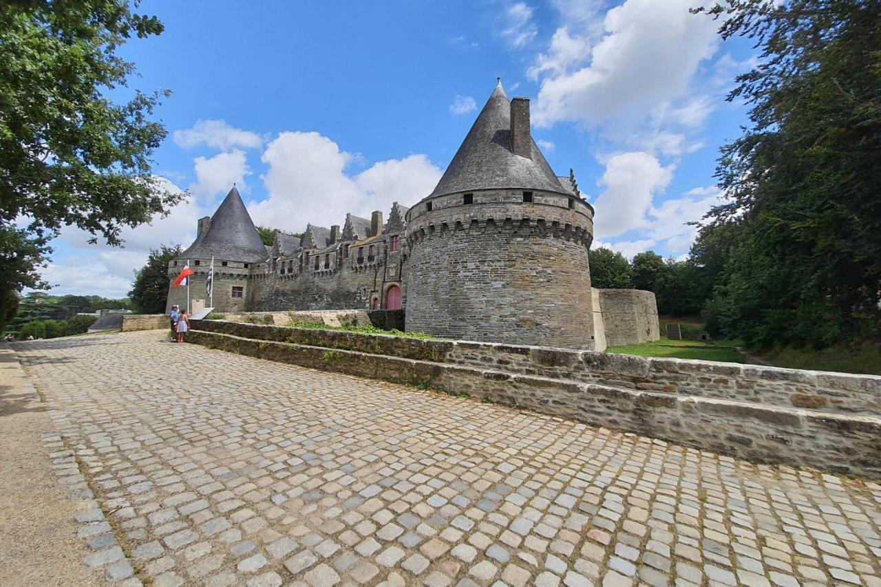 Le Duplex Du Chateau Centre Ville Calme Pontivy Exterior photo